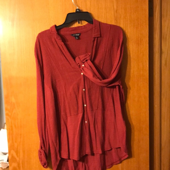 Top - Picture 2 of 2